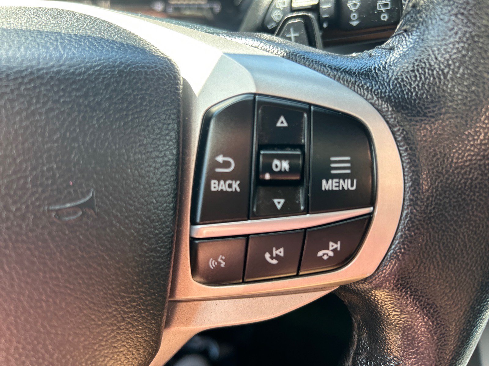 Certified 2021 Ford Explorer XLT w/ Equipment Group 202A AWD/4WD image 30