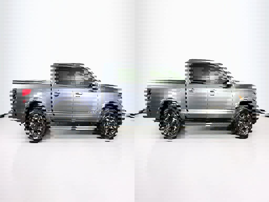 Used 2023 Nissan Titan Platinum Reserve w/ Moonroof Package image 26