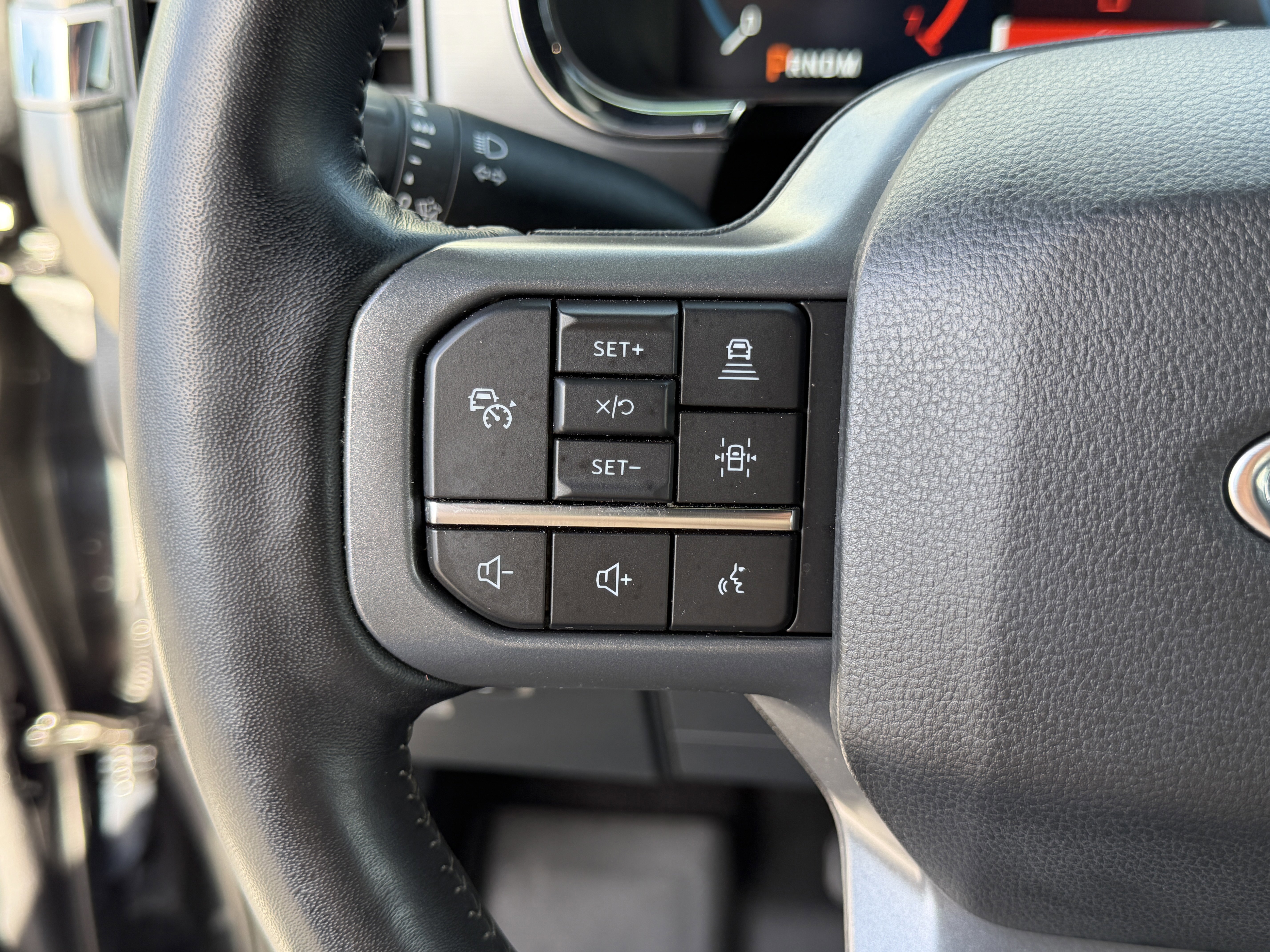 Certified 2022 Ford F150 Lariat w/ Equipment Group 502A High image 17