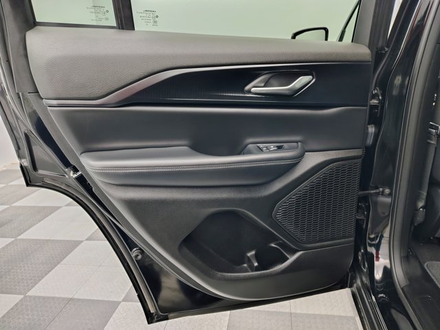 Used 2023 Jeep Grand Cherokee Altitude AWD/4WD image 23