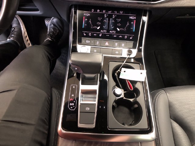 Used 2019 Audi Q8 Premium Plus w/ Premium Plus AWD/4WD image 20