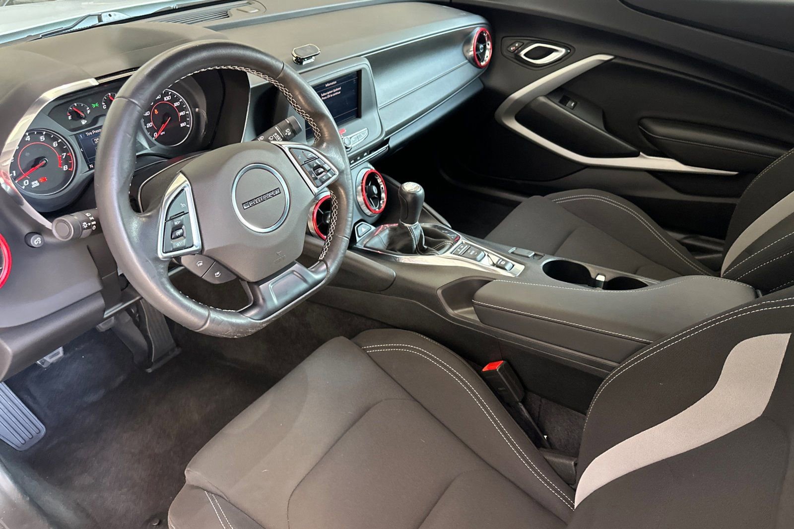 Used 2021 Chevrolet Camaro LT w/ RS Package image 9