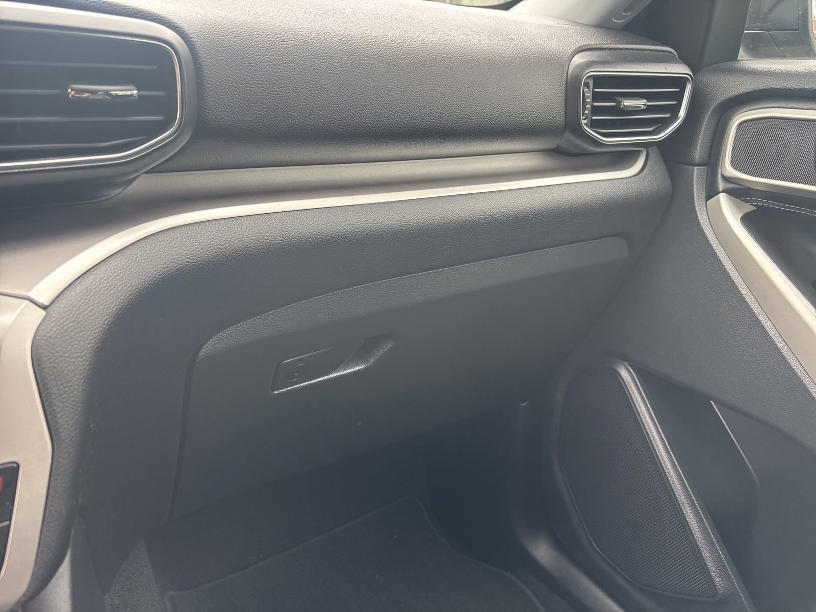 Certified 2021 Ford Explorer XLT w/ Equipment Group 202A image 35