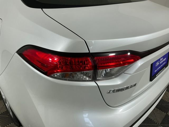 Used 2022 Toyota Corolla LE w/ LE Premium Package image 19