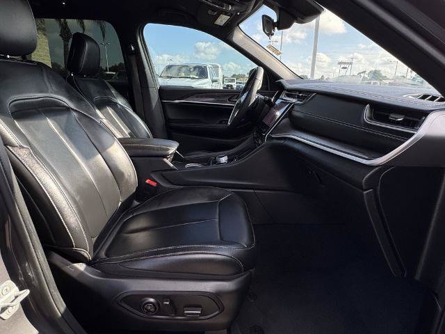 Used 2025 Jeep Grand Cherokee L Limited RWD image 23