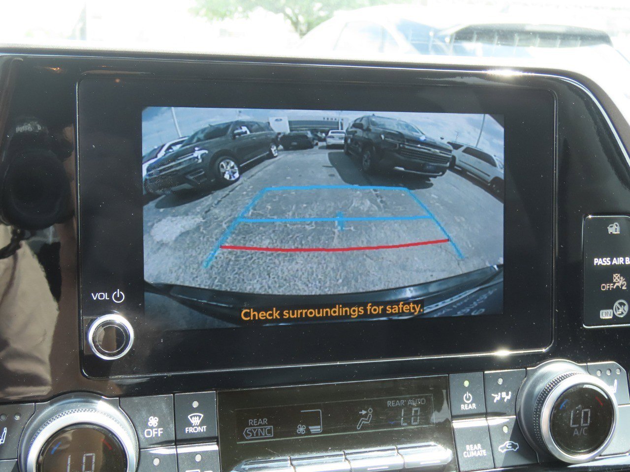 Used 2023 Toyota Highlander XLE FWD image 31