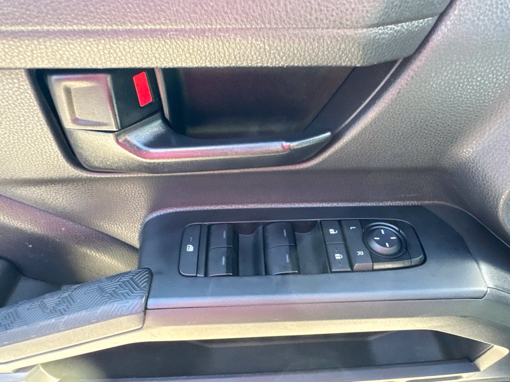 Used 2024 Toyota Tacoma SR5 AWD/4WD image 12