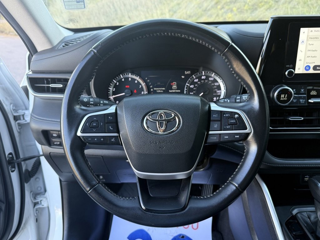Used 2023 Toyota Highlander LE image 15