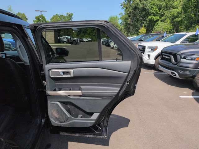 Certified 2023 Ford Explorer XLT w/ Equipment Group 202A AWD/4WD image 17