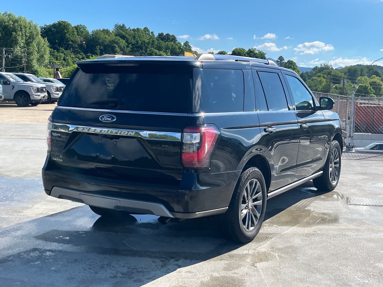 Certified 2021 Ford Expedition Limited AWD/4WD image 3