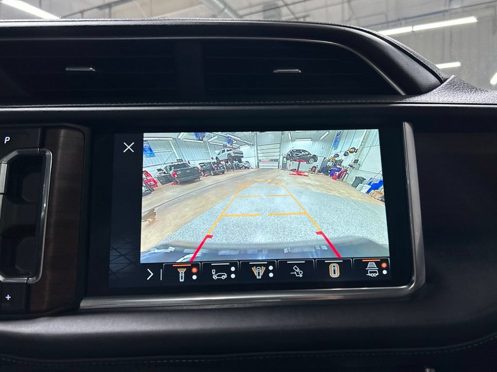 Used 2023 GMC Yukon XL Denali Ultimate AWD/4WD image 24