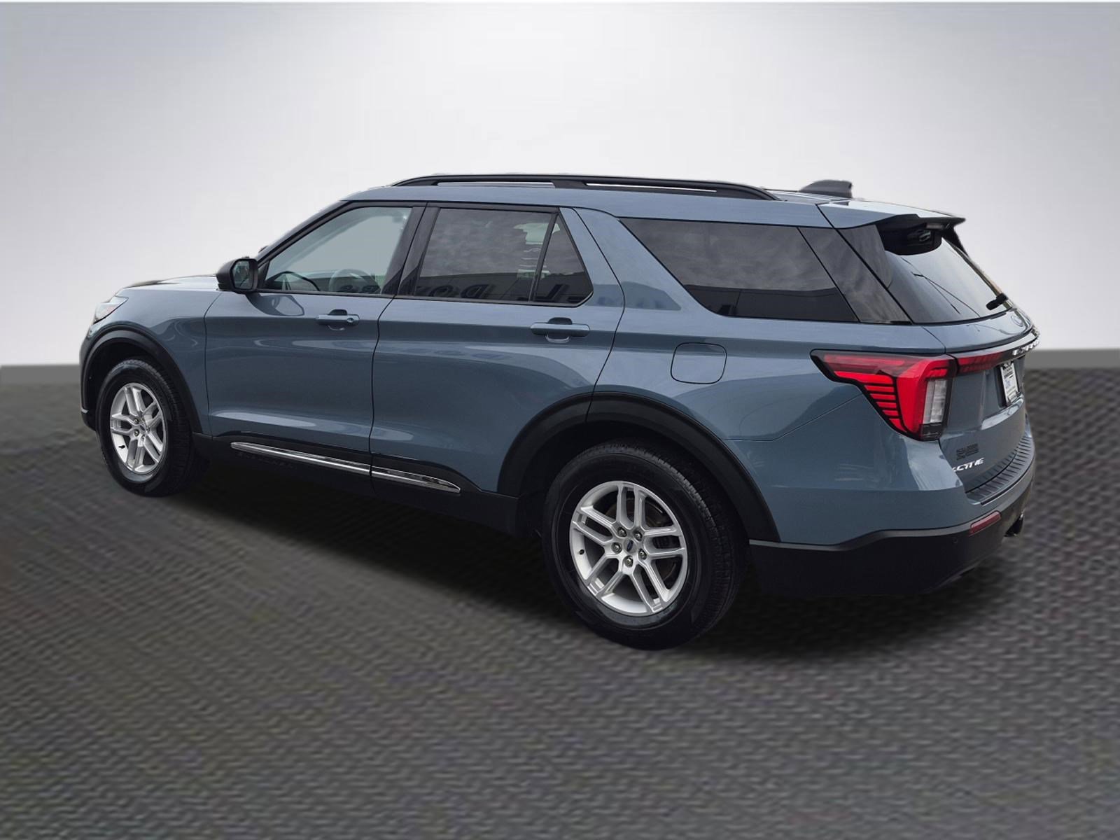 Certified 2025 Ford Explorer Active image 5