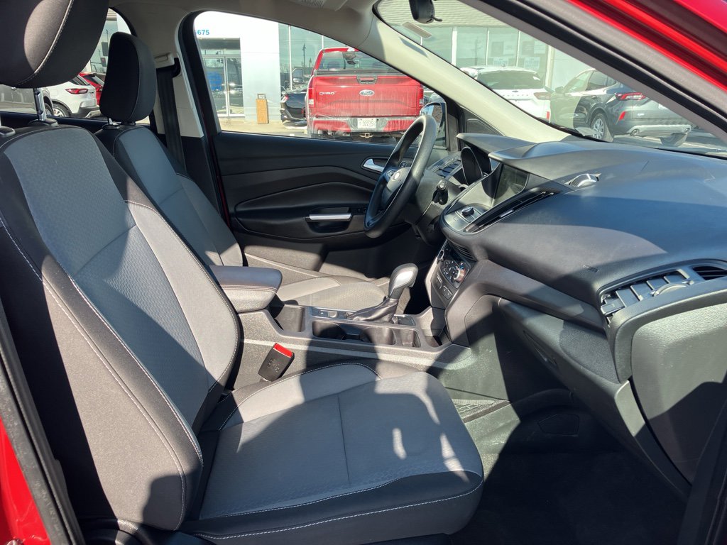 Certified 2019 Ford Escape SE image 36