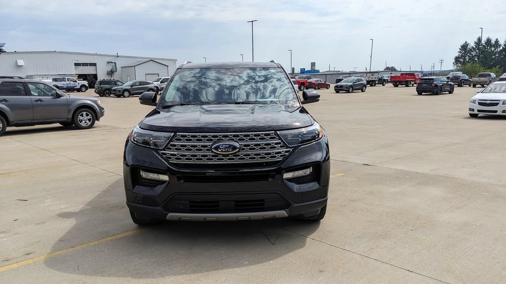 Certified 2024 Ford Explorer Limited w/ Limited Technology Package AWD/4WD image 8