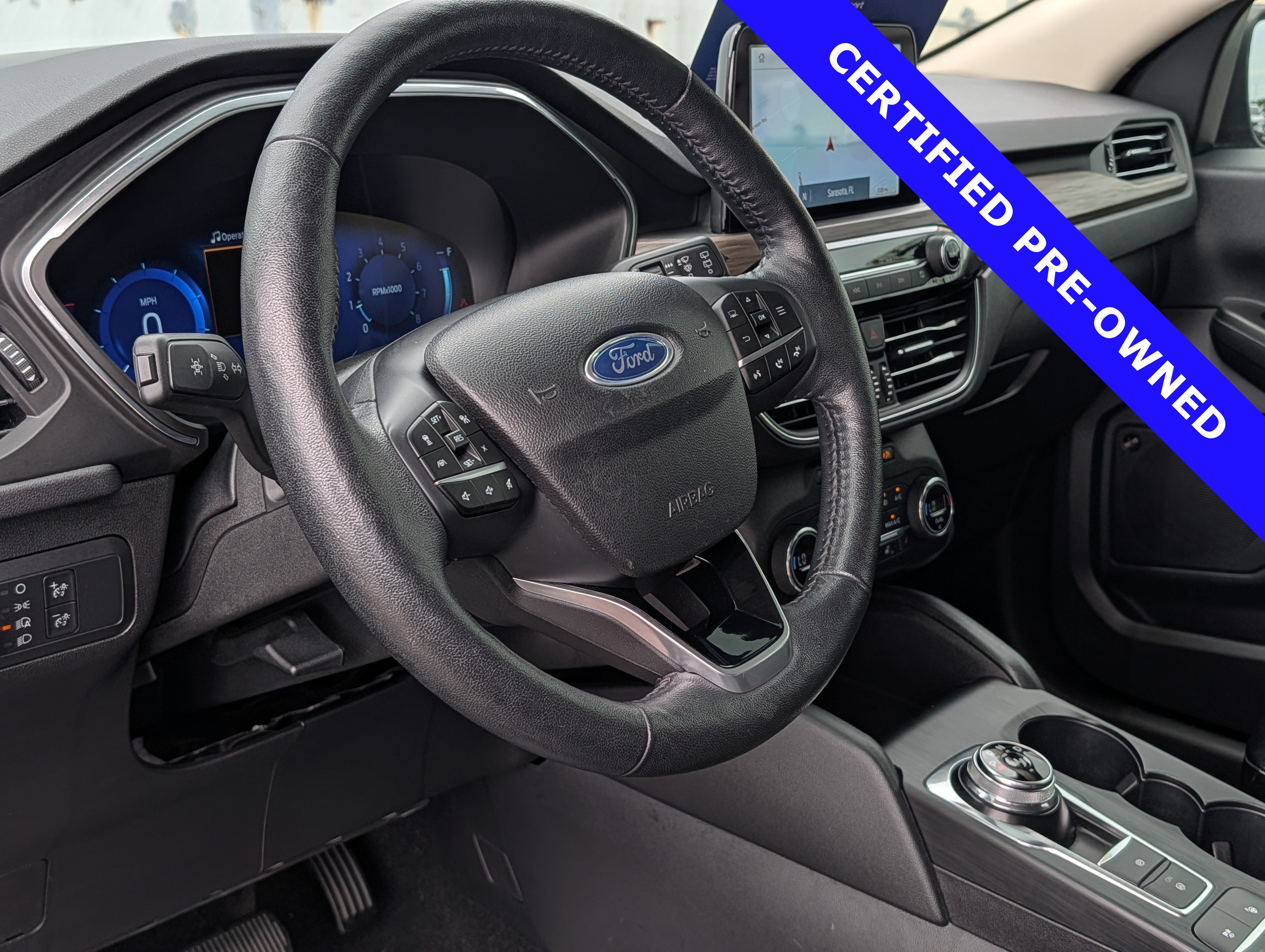 Certified 2020 Ford Escape Titanium AWD/4WD image 22