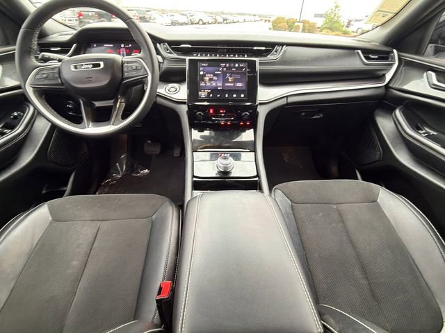 Used 2023 Jeep Grand Cherokee Altitude image 17