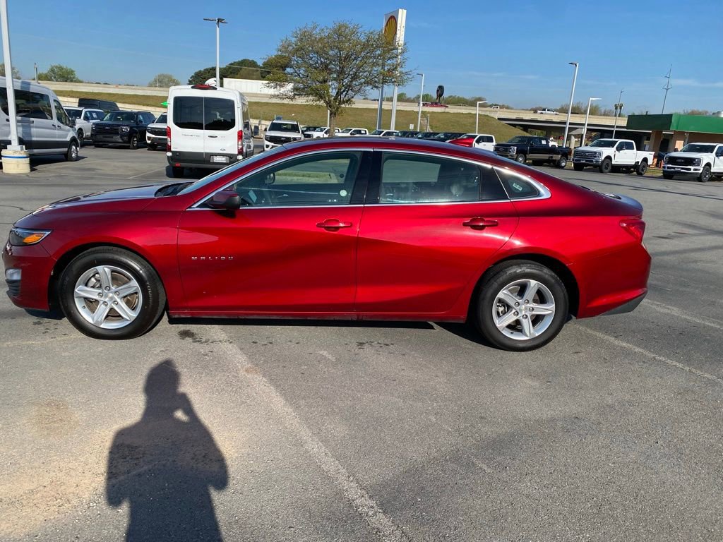 Used 2024 Chevrolet Malibu LT FWD image 3