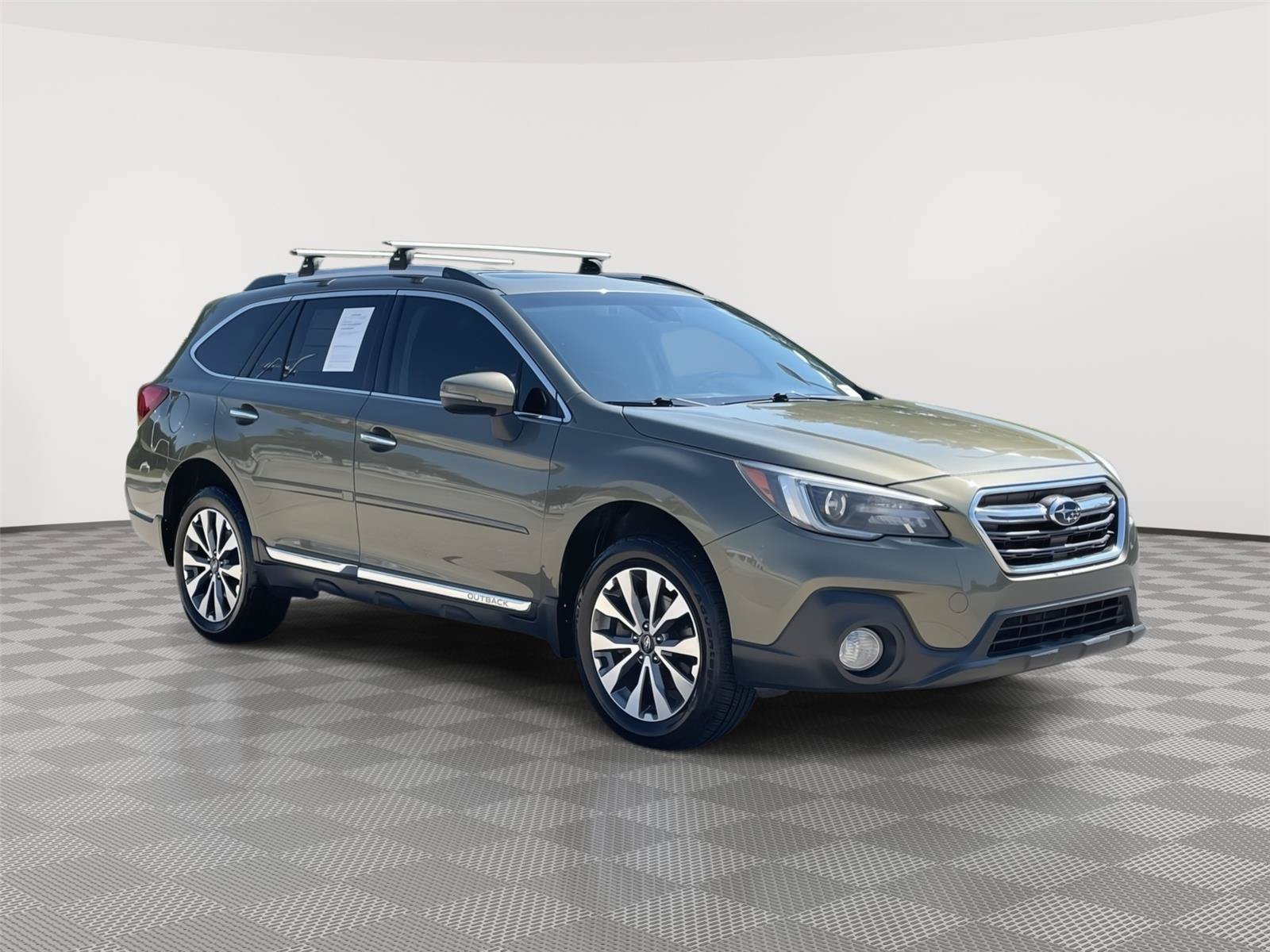 Used 2018 Subaru Outback 3.6R Touring AWD/4WD image 5