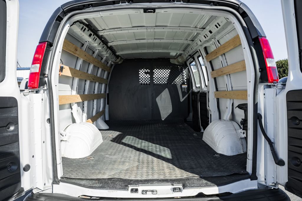 Used 2023 GMC Savana 2500 image 10