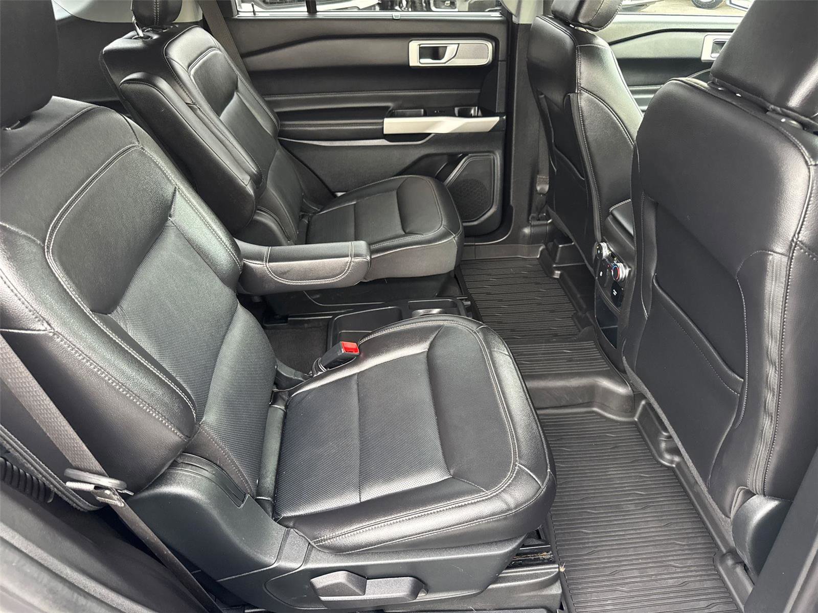 Certified 2021 Ford Explorer Limited w/ Hybrid Equipment Group 310A image 19