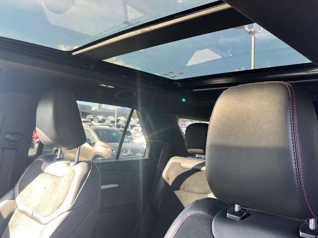 Certified 2025 Ford Explorer ST w/ Sun And Sound Package image 7