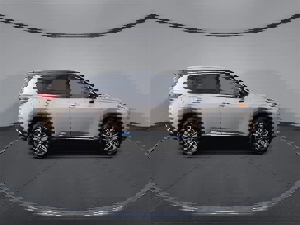 Used 2023 Nissan Rogue Platinum w/ Platinum Premium Package image 2