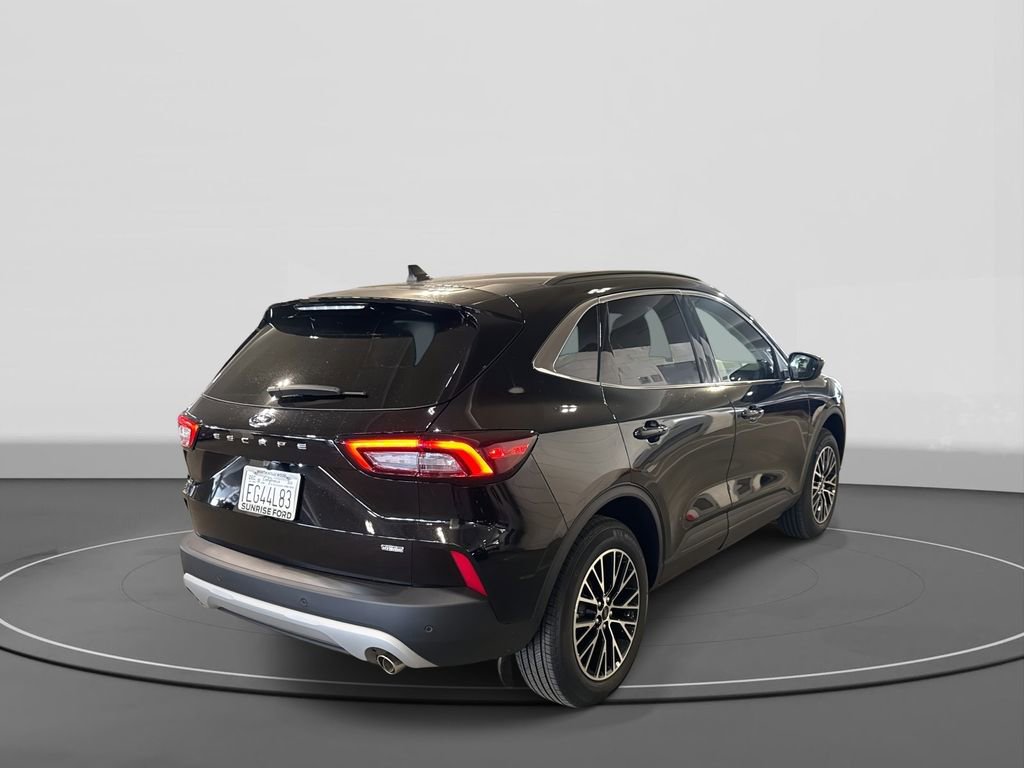 Certified 2025 Ford Escape Base image 5