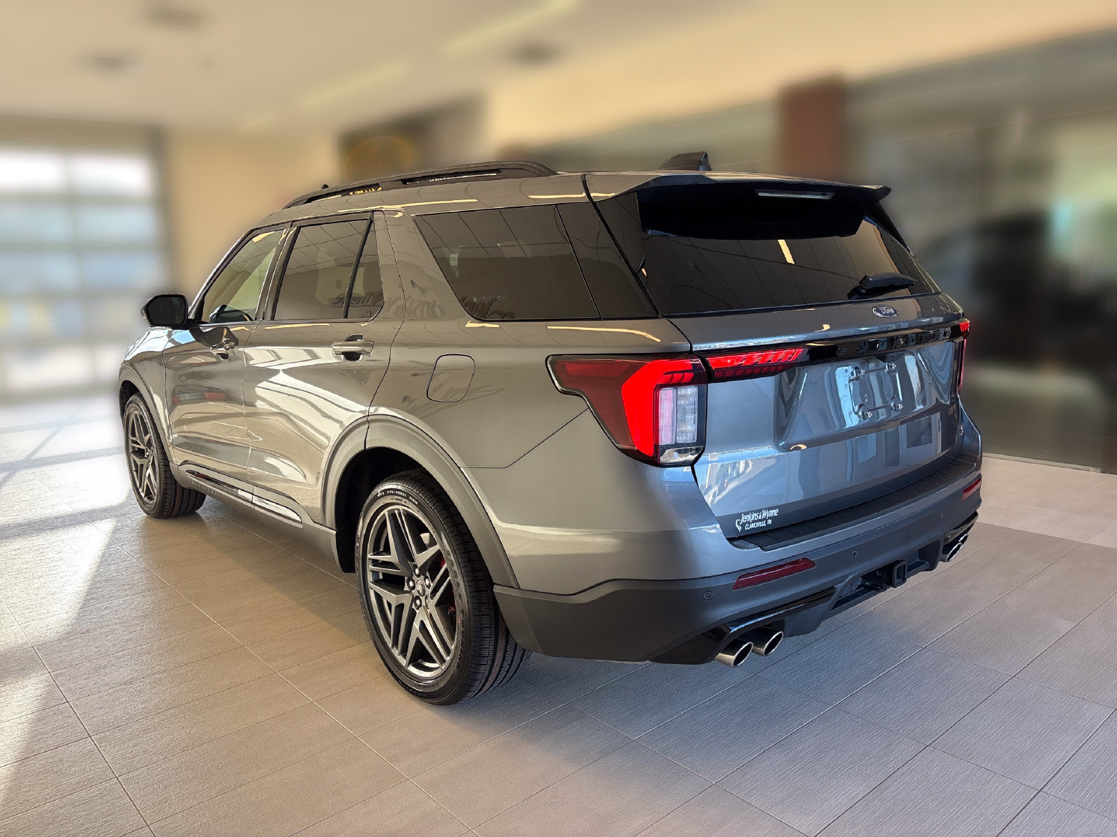 Certified 2025 Ford Explorer ST AWD/4WD image 3