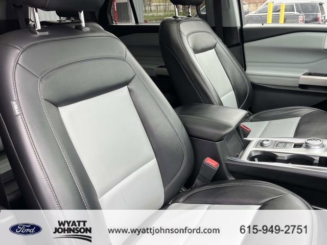 Certified 2022 Ford Explorer XLT w/ Equipment Group 202A AWD/4WD image 27