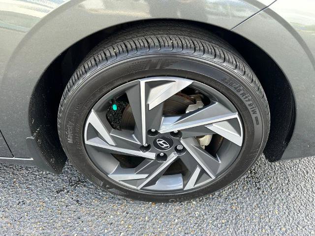 Used 2024 Hyundai Elantra Limited FWD image 25