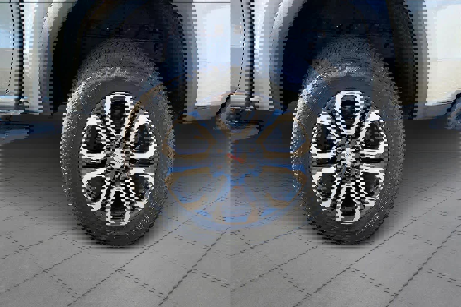 Used 2024 GMC Canyon AT4 w/ Canyon Safety Plus Package image 12