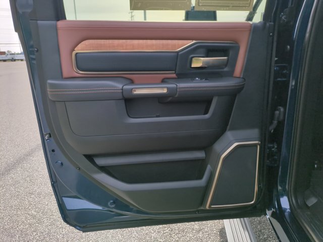 Used 2024 RAM 3500 Limited AWD/4WD image 28