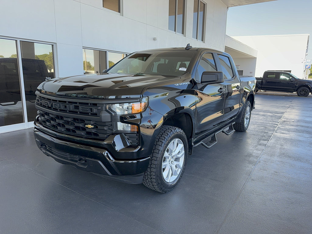 Used 2024 Chevrolet Silverado 1500 Custom AWD/4WD image 2