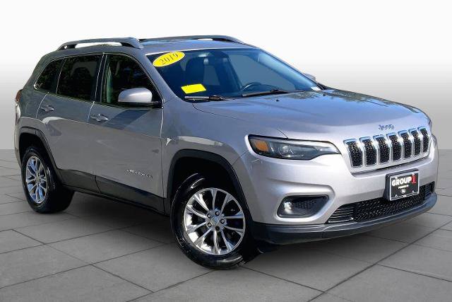 Used 2019 Jeep Cherokee Latitude Plus w/ Cold Weather Group AWD/4WD image 3
