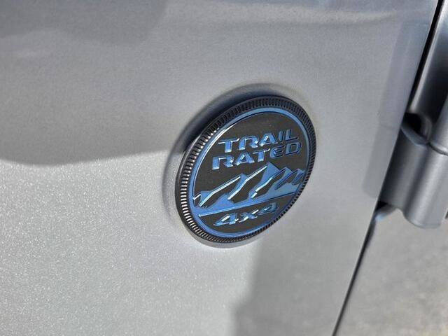 Used 2024 Jeep Wrangler Unlimited AWD/4WD image 17