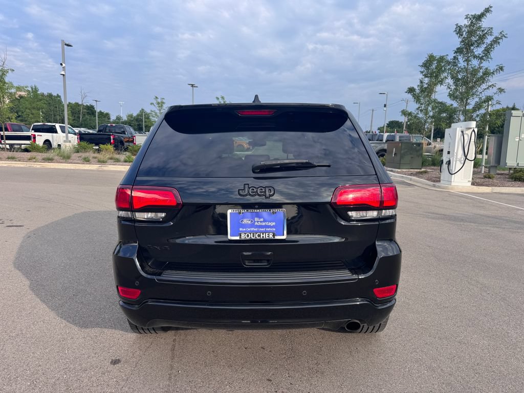 Used 2018 Jeep Grand Cherokee Altitude AWD/4WD image 4