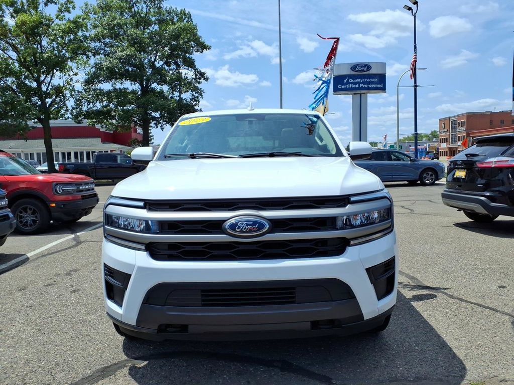 Certified 2023 Ford Expedition XLT AWD/4WD image 3
