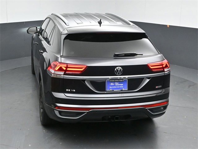 Used 2022 Volkswagen Atlas Cross Sport SE w/ Black Wheel Package image 10