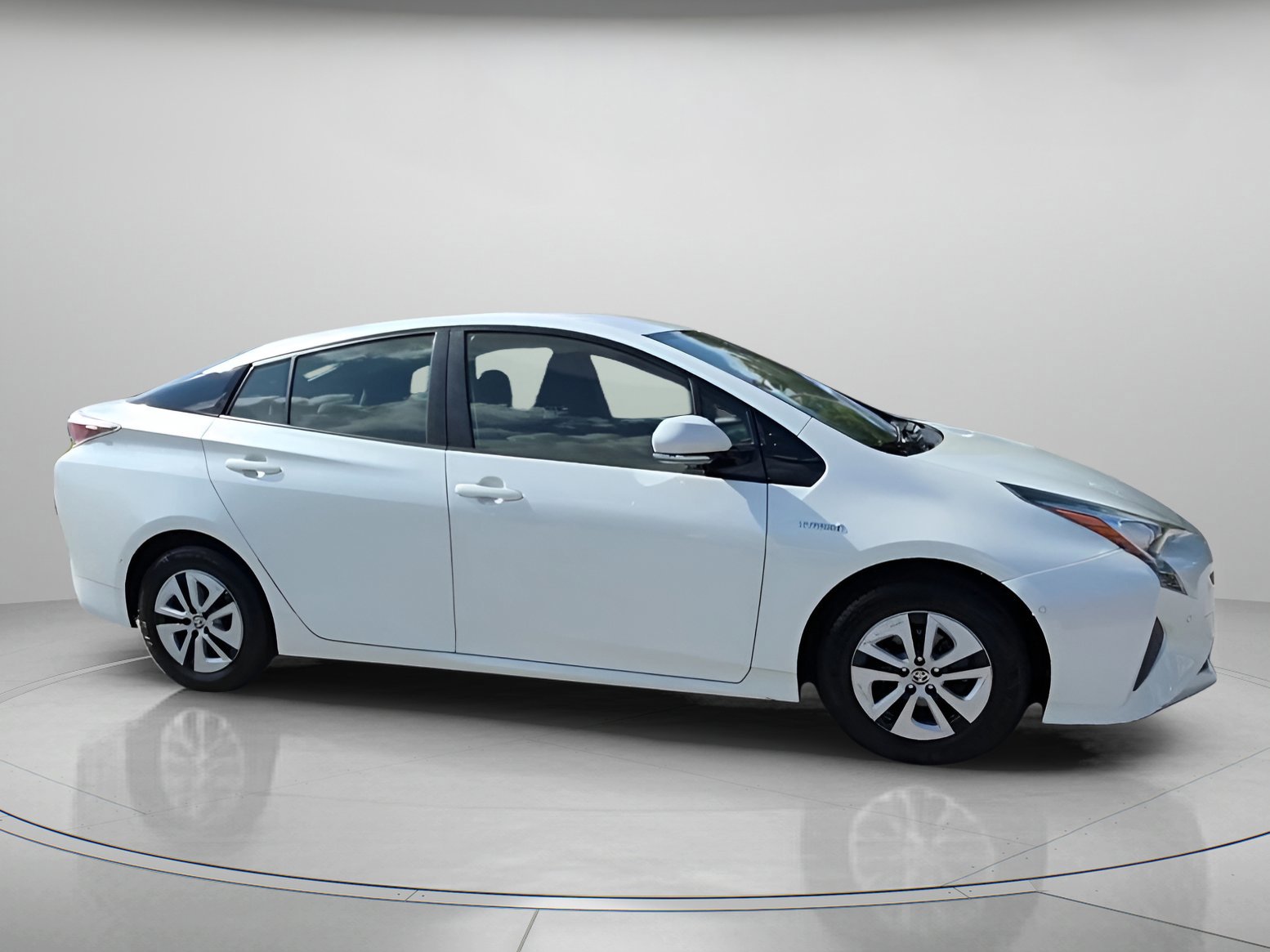 Used 2017 Toyota Prius Four image 31