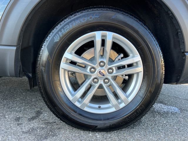 Certified 2023 Ford Explorer XLT w/ Equipment Group 202A image 15