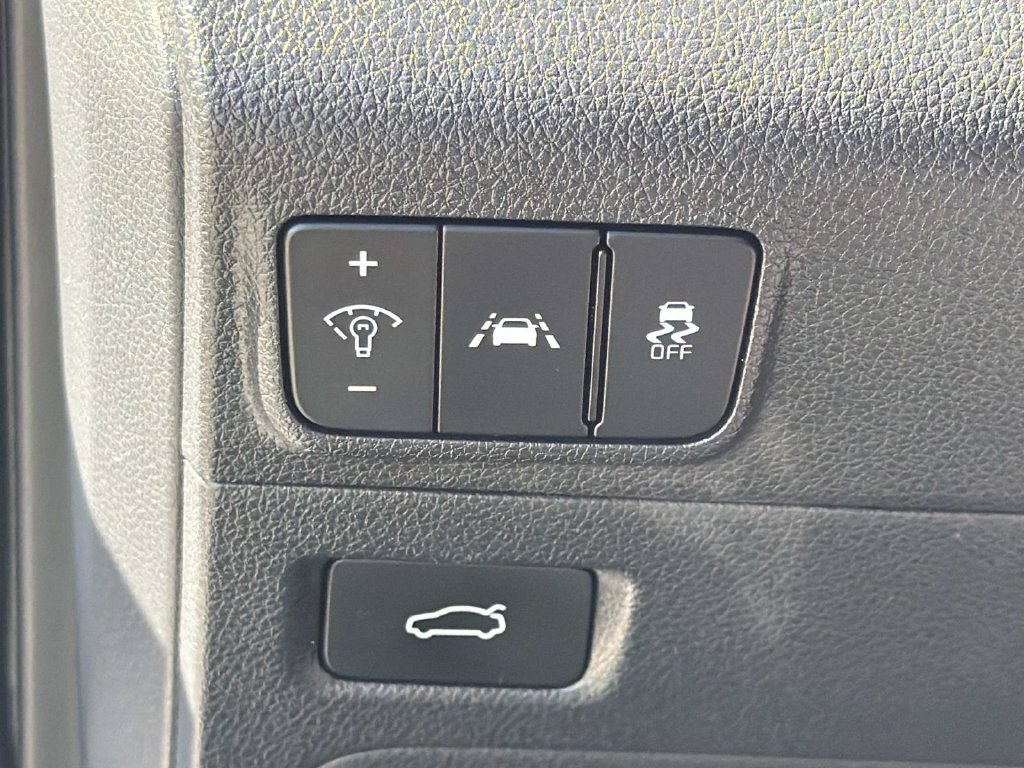 Used 2022 Kia K5 LXS FWD image 17