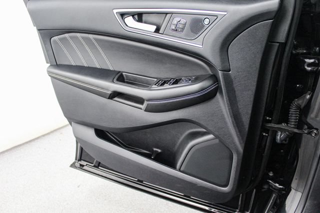 Certified 2022 Ford Edge ST w/ Equipment Group 401A AWD/4WD image 9