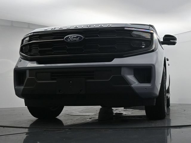 Certified 2025 Ford Expedition Active AWD/4WD image 32