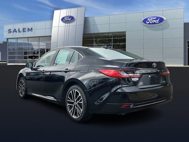 Used 2025 Toyota Camry XLE AWD/4WD image 4