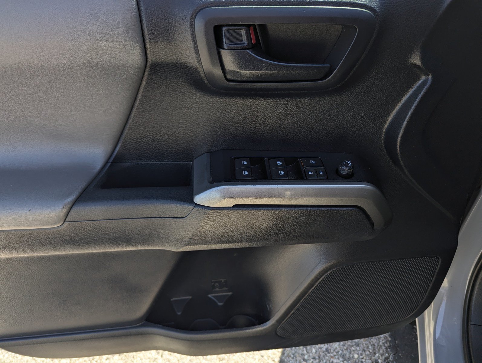 Used 2019 Toyota Tacoma SR5 RWD image 10