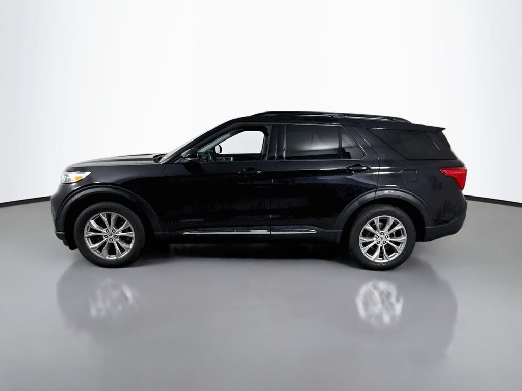 Certified 2023 Ford Explorer XLT w/ Equipment Group 202A AWD/4WD image 10