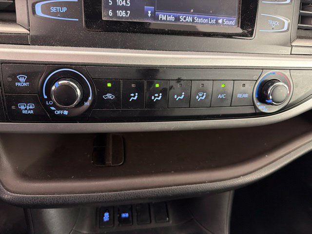 Used 2017 Toyota Highlander LE FWD image 25