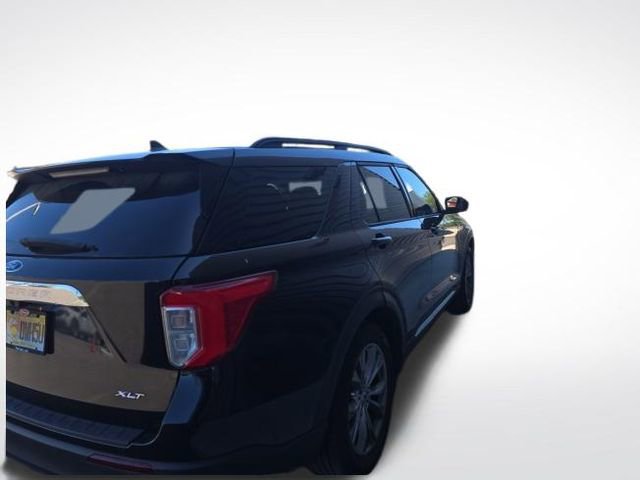 Certified 2022 Ford Explorer XLT w/ Equipment Group 202A image 5
