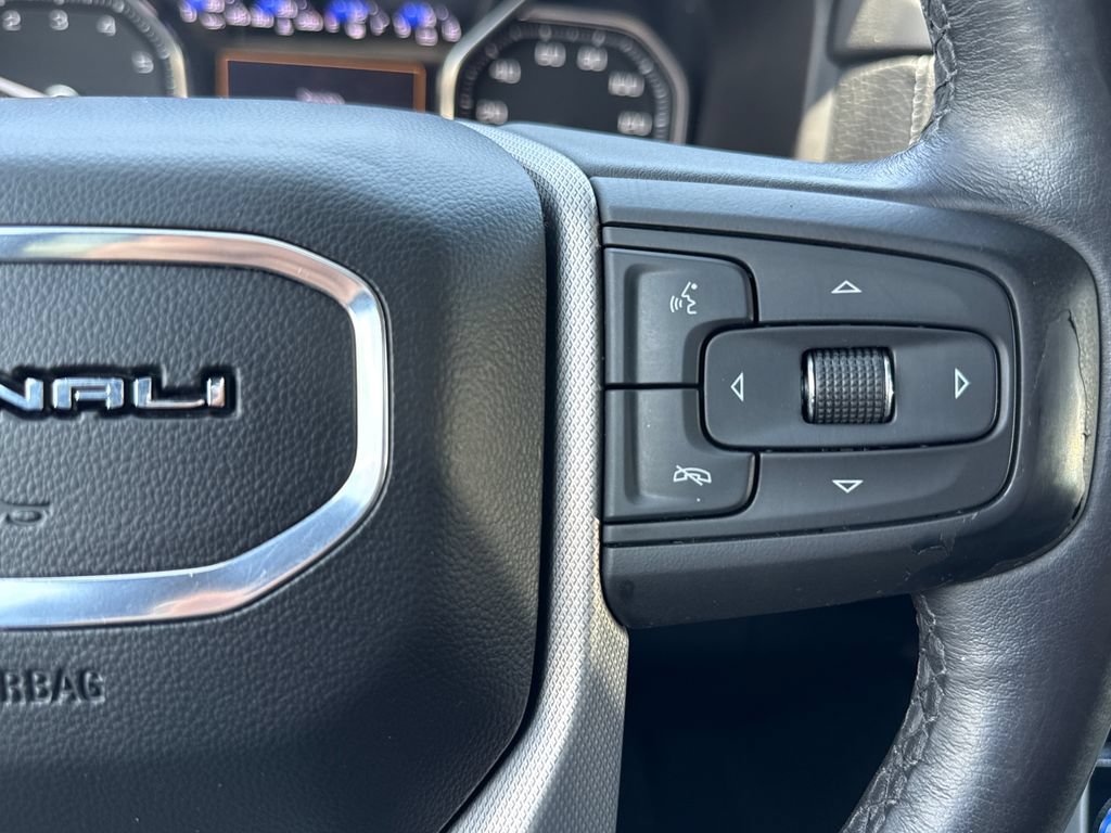Used 2021 GMC Yukon Denali w/ Denali Premium Package RWD image 17