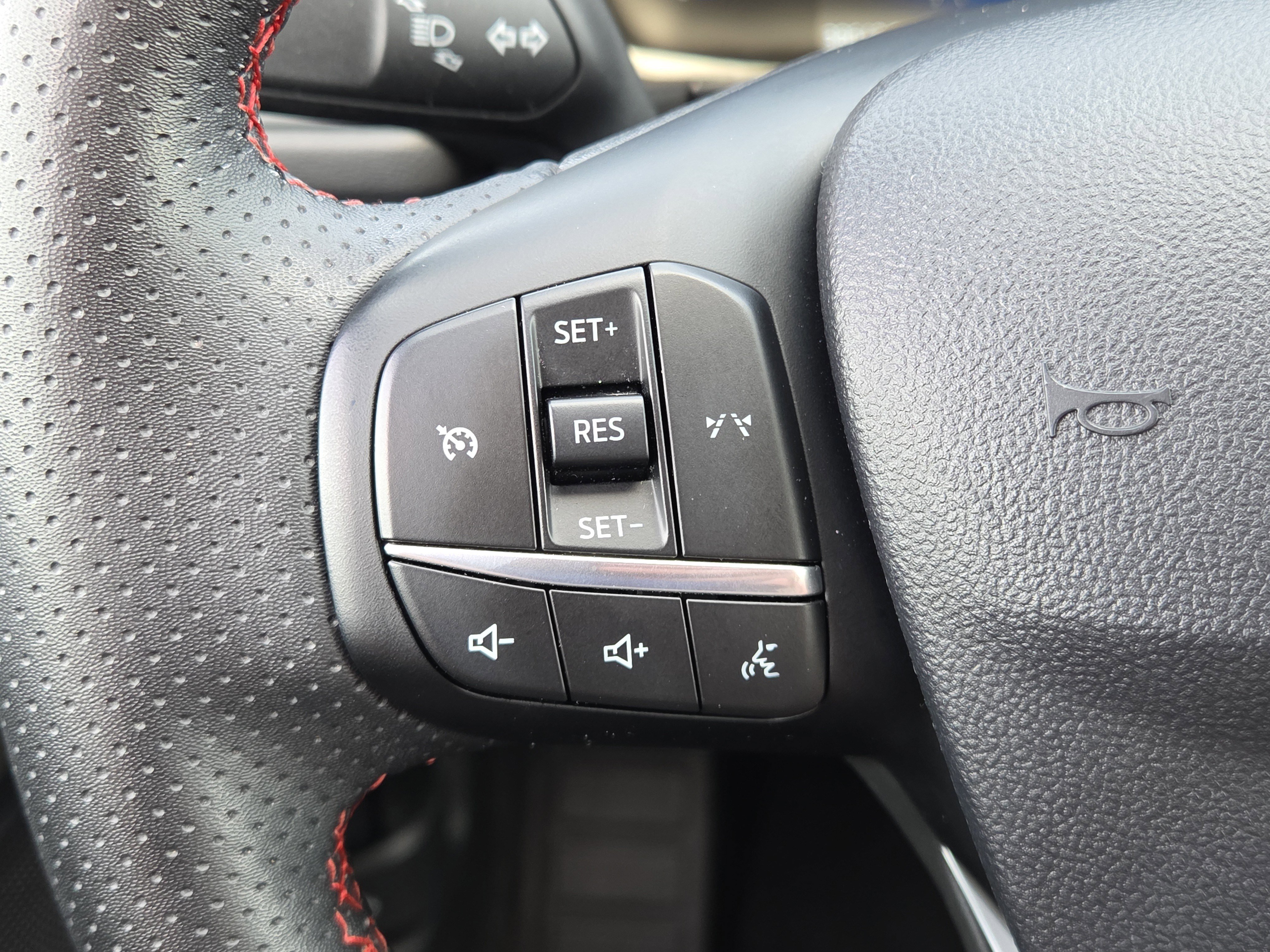 Certified 2024 Ford Escape ST-Line AWD/4WD image 19